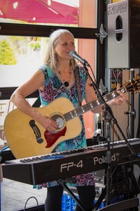 Acoustic Brunch with Donna Britton