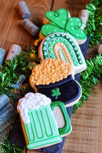 Uncork and Craft: Cookie Decorating