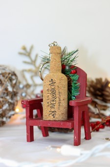 Adirondack Winery Logo Cork Wine Bottle Keychain 1