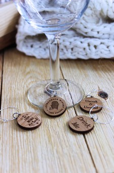 Antagonist diamant monteren Adirondack Winery - Products - Wooden Wine Charms