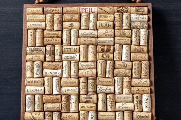 Wine cork bulletin board
